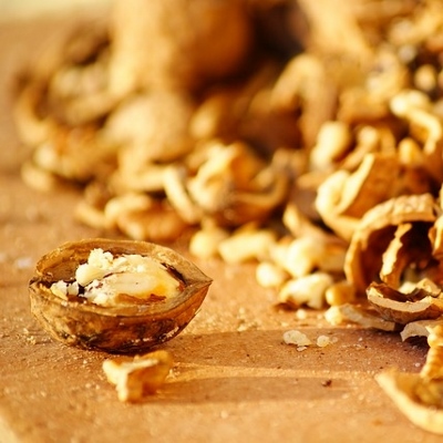 nuts (400x400)