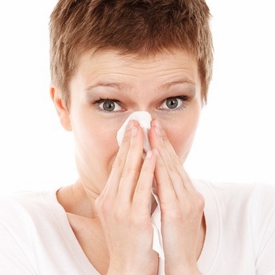 woman with cold (400x400)