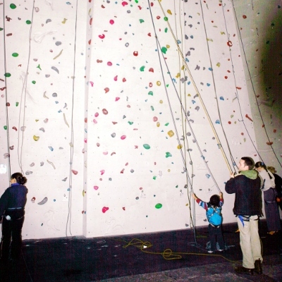 rock climbing wall (400x400)