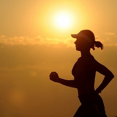 woman jogging (400x400)