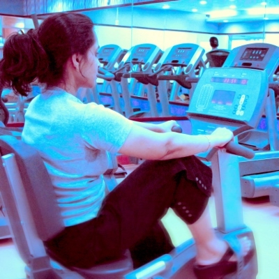 woman working out (400x400)