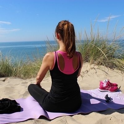 yoga on beach (400x400)